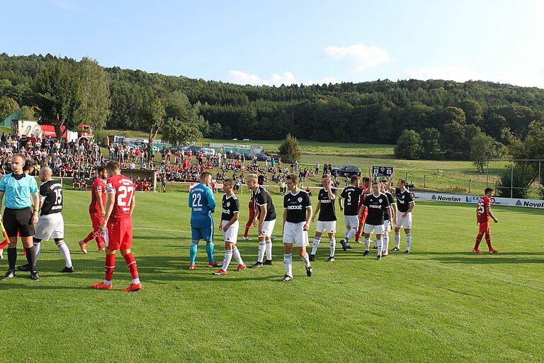 Kickers_Wuerzburg21.8.19013.jpg 