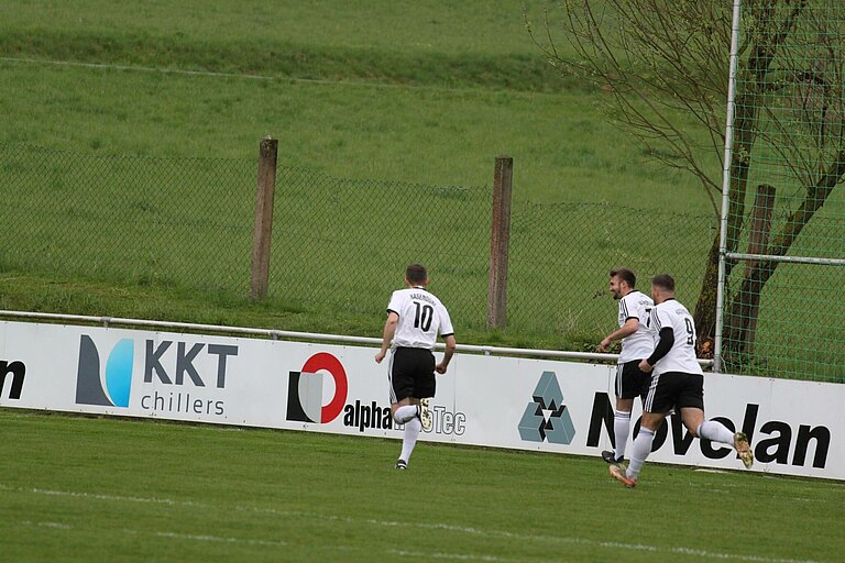 Trogen24.4.22003.jpg 