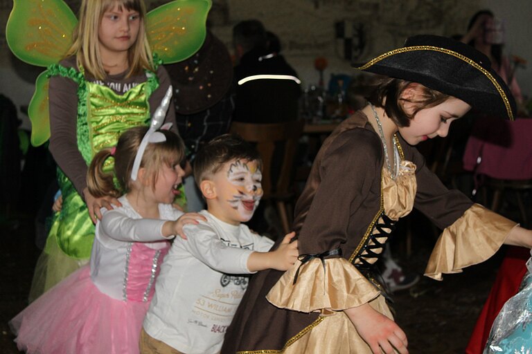 kinderfasching12.2__27_-min.JPG 